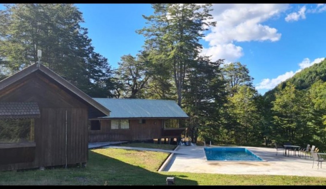 Cabaña con río y pozones naturales en Conguillío