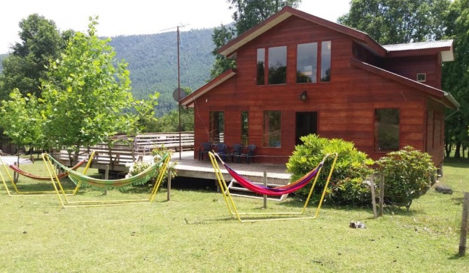 Pucón, casa grande aislada en parcela camino a las termas