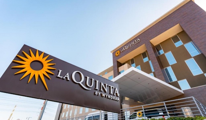 La Quinta by Wyndham Santiago Aeropuerto