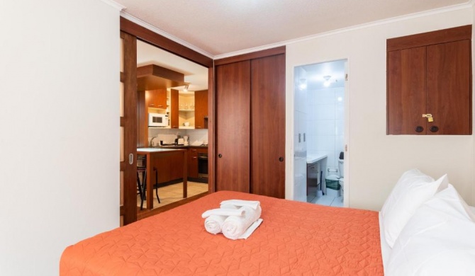 Urban Burgundy - 1BR, Metro, Wifi, TV