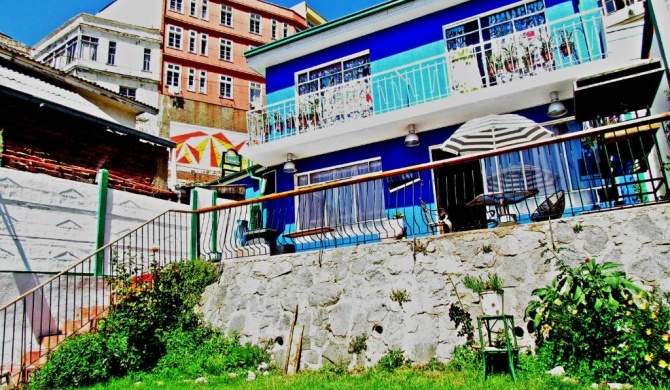 La Casa Azul Hostel