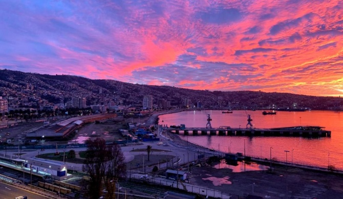 Lujoso Depto Estudio con la Mejor Vista del Puerto con Estacionamiento Servicio HOM