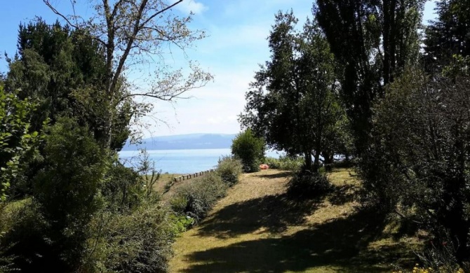 Casa con vista al lago y playa privada